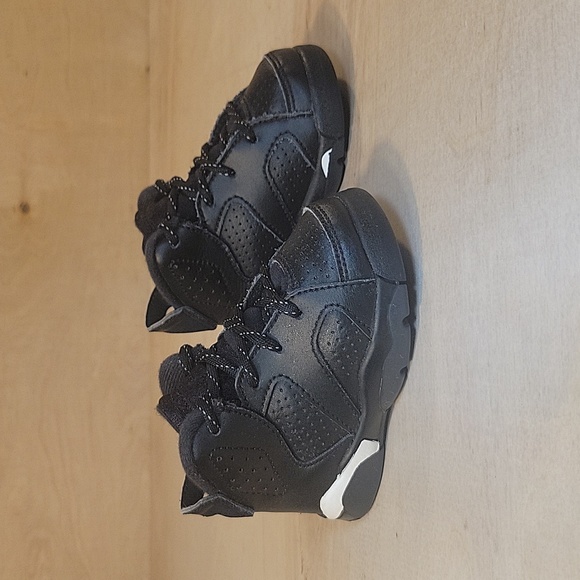 Air Jordan 6 Retro Black Cat Toddler Shoes 384667-020 - Picture 2 of 9